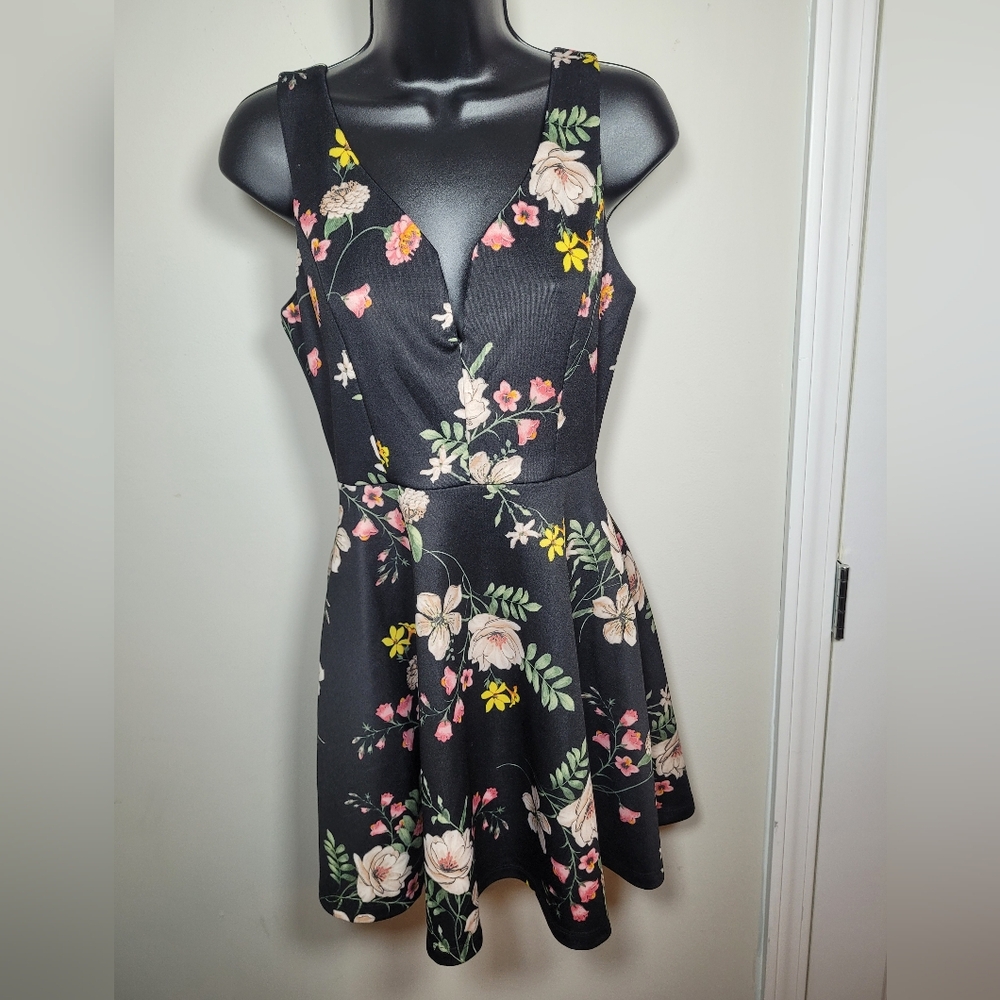 Roxberi Elle Floral Fit and Flare Mini Dress sz M